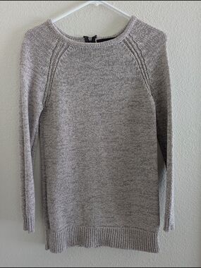 Forever 21 Heathered Light Gray Crewneck Sweater